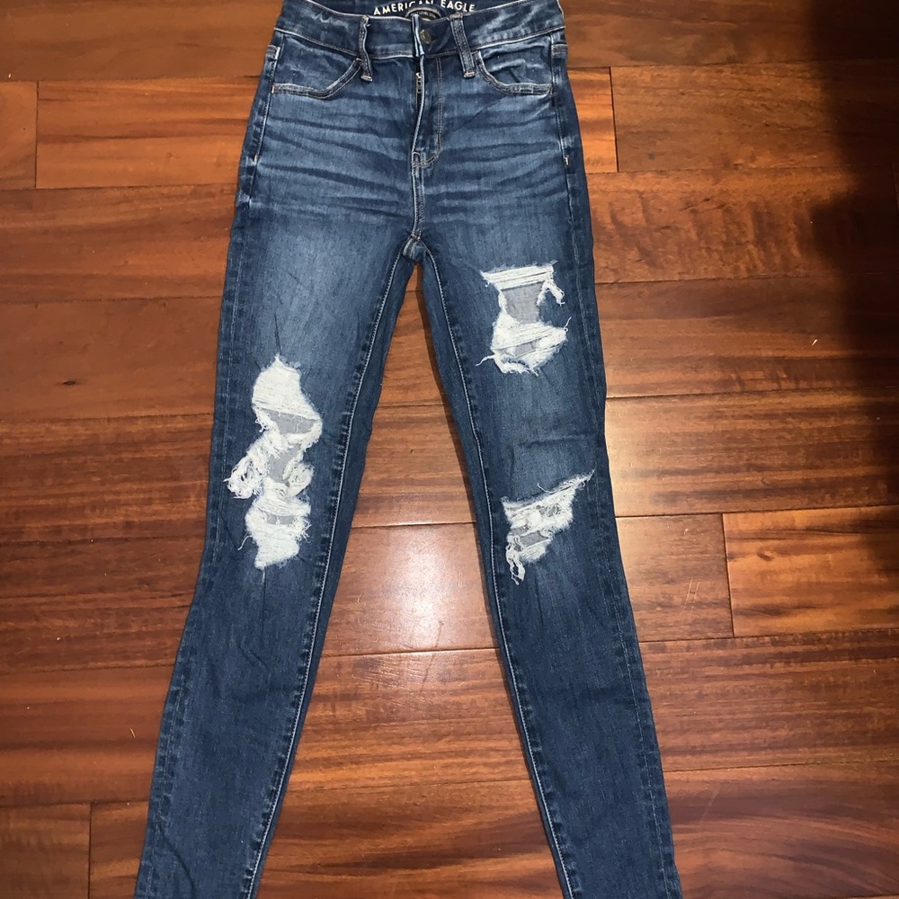 American Eagle Outfitters Women's Blue Distressed Jeans
